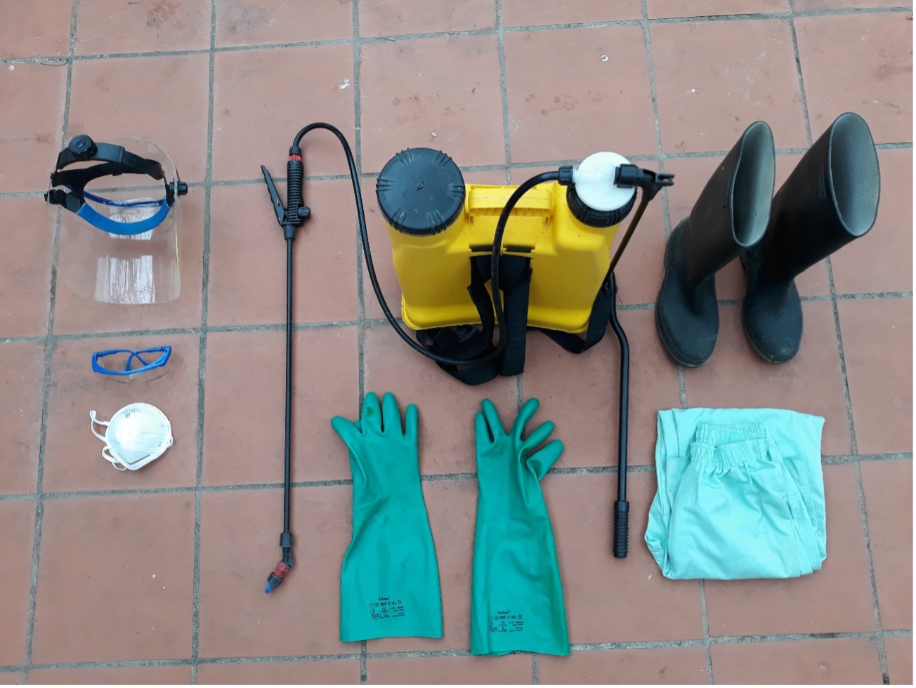 Equipamento de pulverização e EPI necessários nas operações de adubação